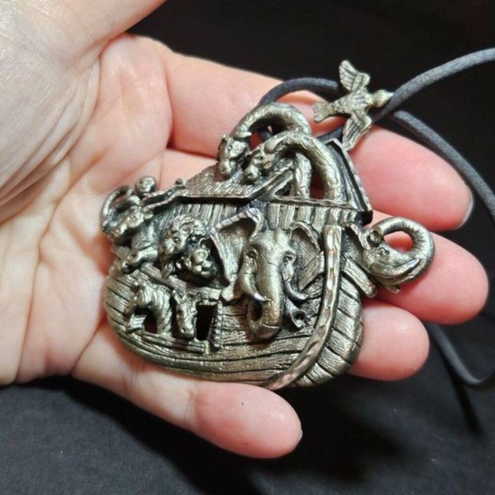 EJC pewter Noah's ark pendant necklace 33"